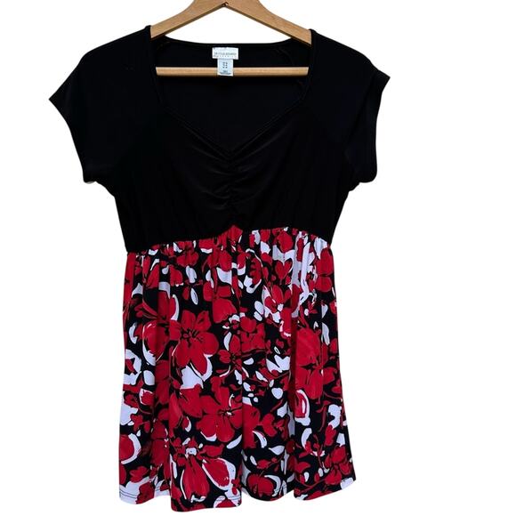 Motherhood Maternity Black with Red White Floral Pattern Short Sleeve Top M - Picture 1 of 5